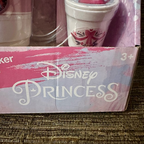 Disney Princess Play Gourmet Beverage Maker Pink and White Beverage Set - Picture 2 of 8